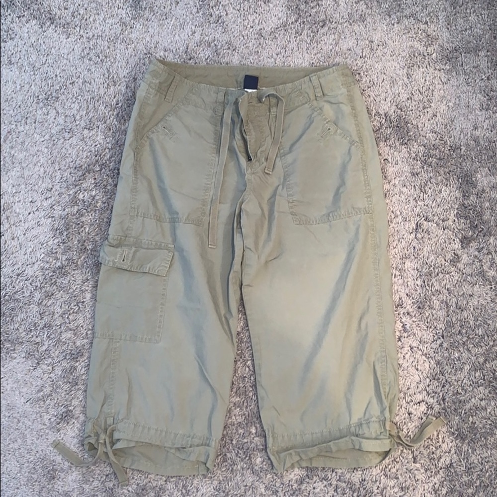 Women’s Kahki Capri pants